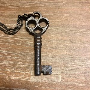 ✨4 for $20✨ Antique Key Necklace